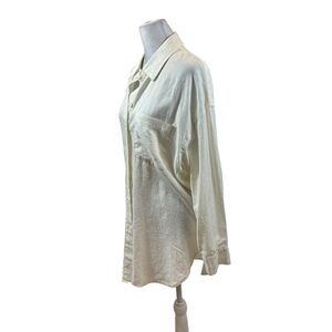 Brand new with Tags Future Collective Brand Off‎ White Linen Blend Button Down S